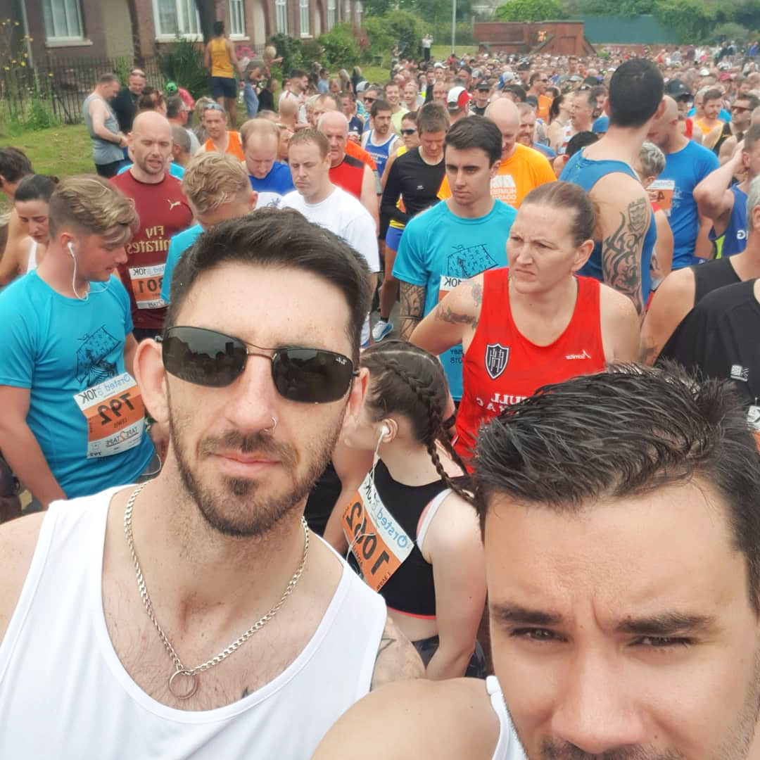 Danny Elliott runs Grimsby 10K for HHCP The One Point Foundation Supports